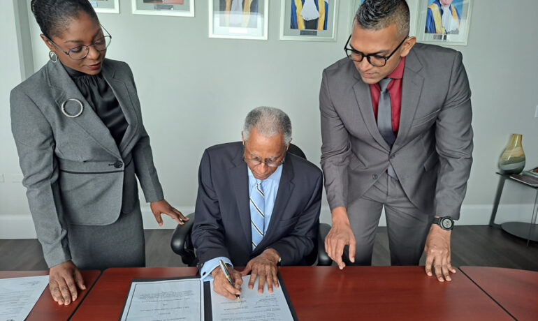 CCJ & CARICOM Sign MOU